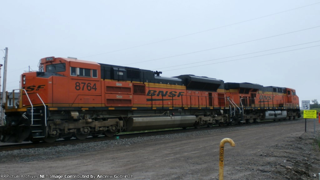 BNSF 8764 & 6099